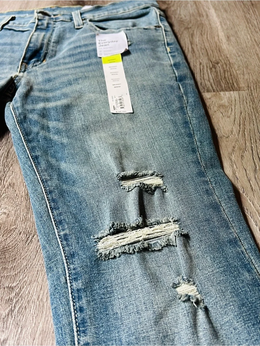 Sonoma “Everyday Jeans” Discontinued y2k Skinny Fit Light Wash Distressed; 30x32